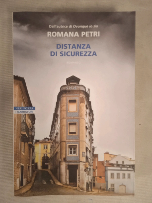 Distanza di sicurezza di Romana Petri
