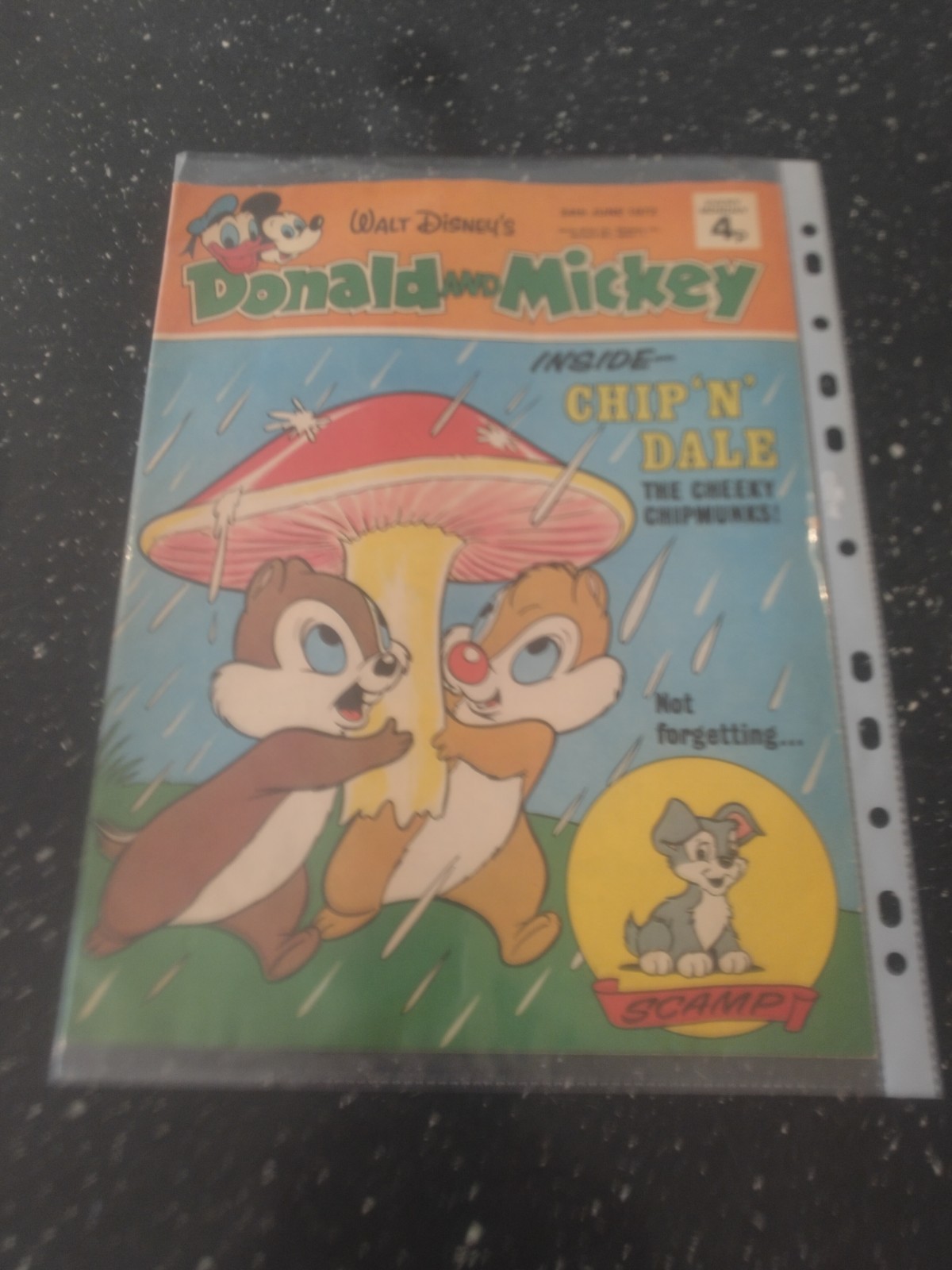 Vintage Retro Disney Donald And Mickey  Mouse Comic Magazine 1972 Collectors
