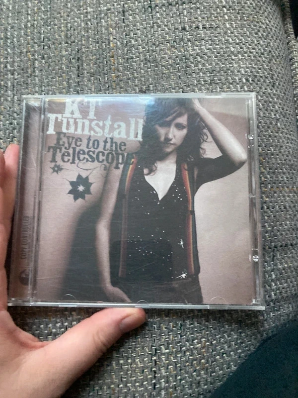 Cd KT tunstall - eye to the télescope