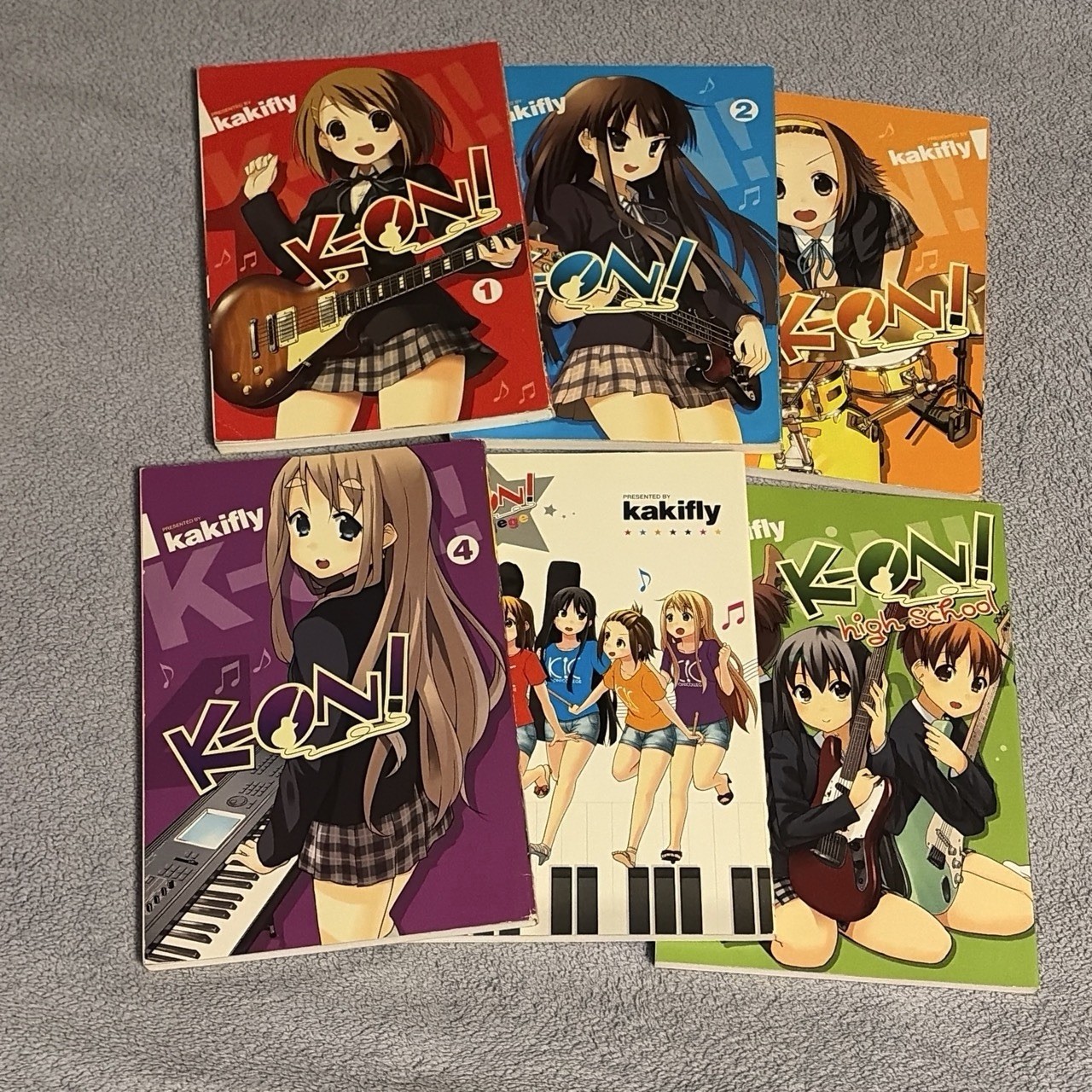 K-ON! Vol. 1-4 + Scuola Superiore + Collegio Set Completo In Inglese 1°Edizioni