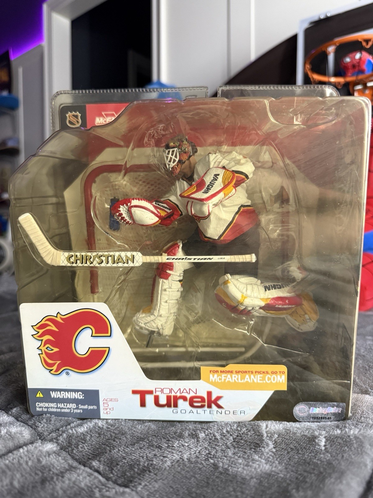 mcfarlane sportspicks Roman Turek series 3 NHL figure Calgary Flames Yellowed 