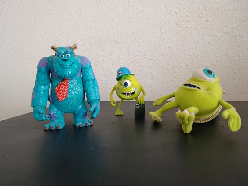 Lot figurines et accessoires Disney Pixar Monstres et Cie - Sulley & Bob