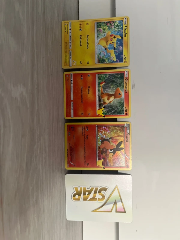 Pokémon Karten Set 3 Karten + VSTAR Marker Pikachu & McDonald’s Anniversary