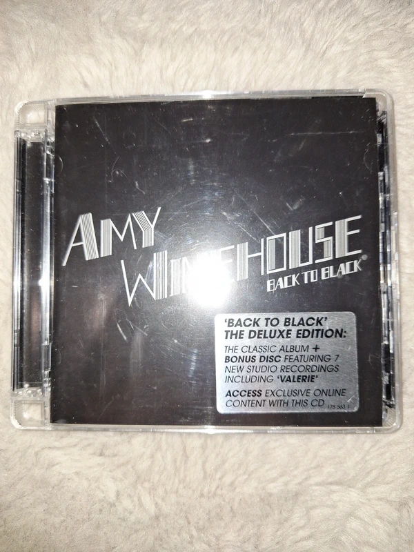 Back to Back Amy Winehouse