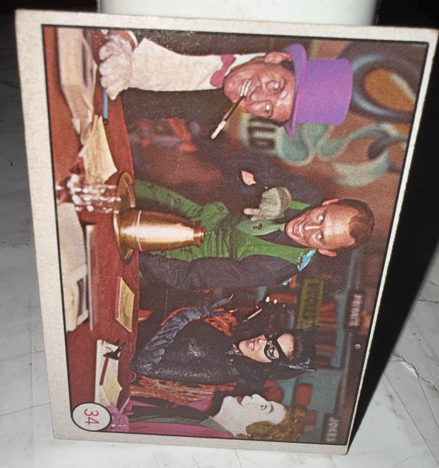 Carta non sportiva vintage 1966 Topps Batman Bat Laffs 34 Catwoman Pinguino Enigmista