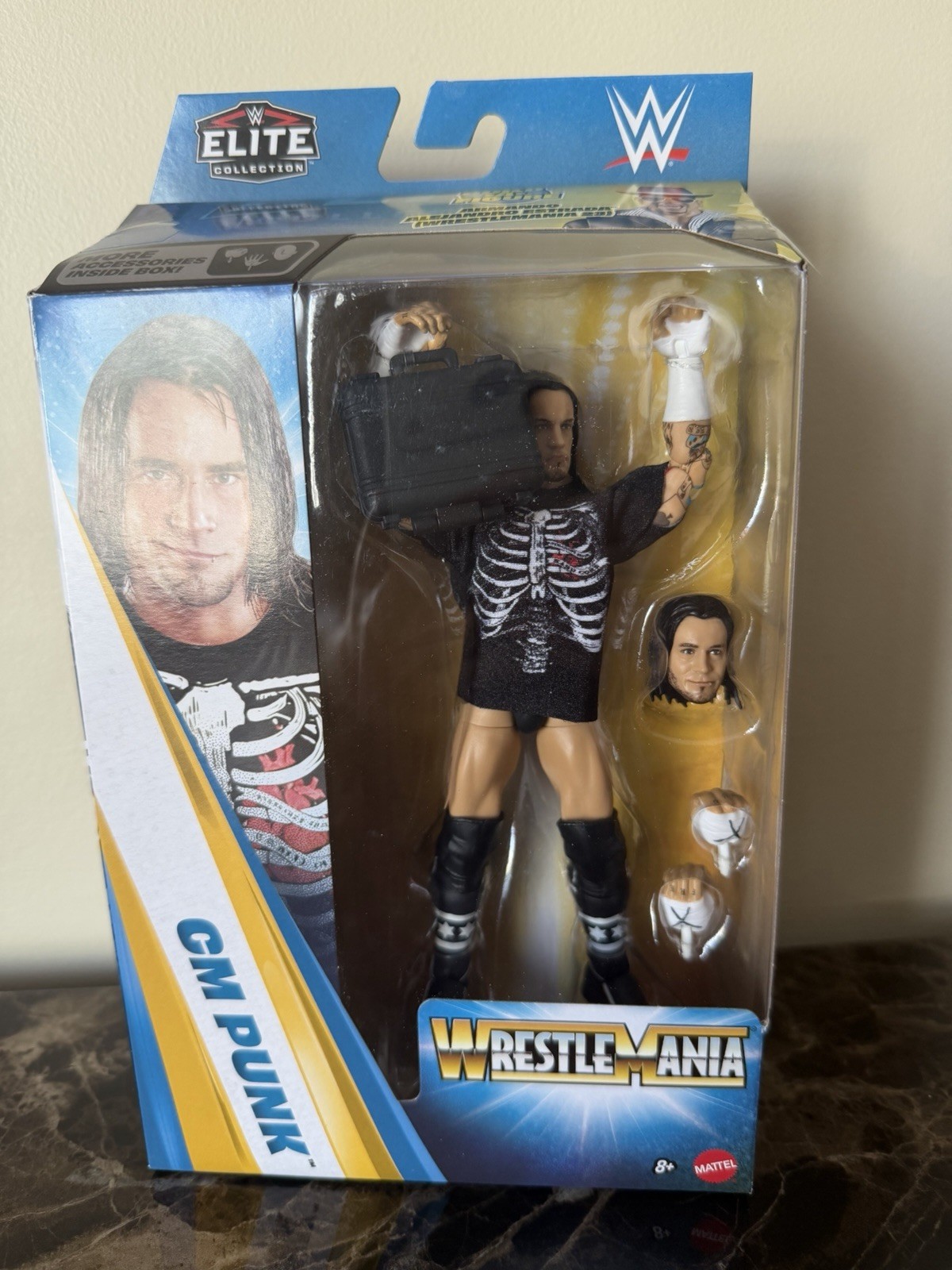 Modellino Mattel WWE Elite CM Punk WrestleMania 2026 IN MANO