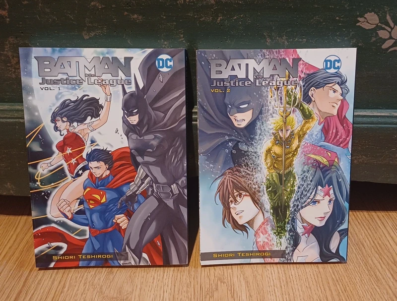 Batman and The Justice League Vol, 1 &2 - Shiori Teshirogi