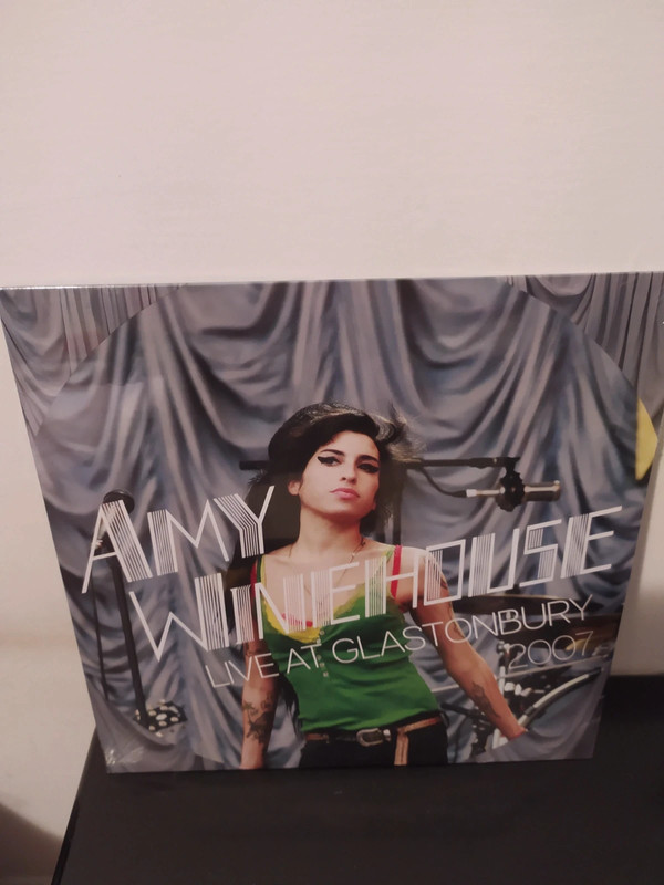 Amy Winehouse Glastonbury