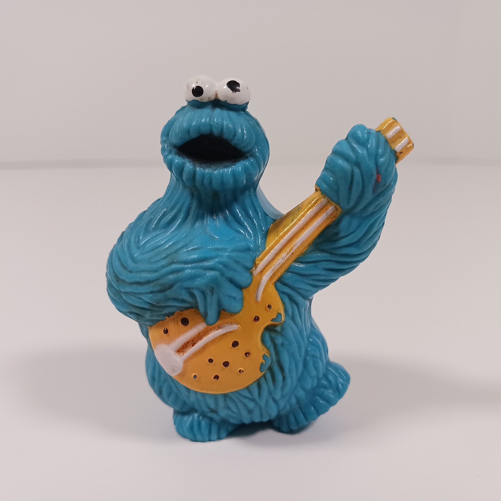 Cookie Monster Playing Guitar Toy Figure Sesame Street Muppets Inc PVC 1982 VINTAGE