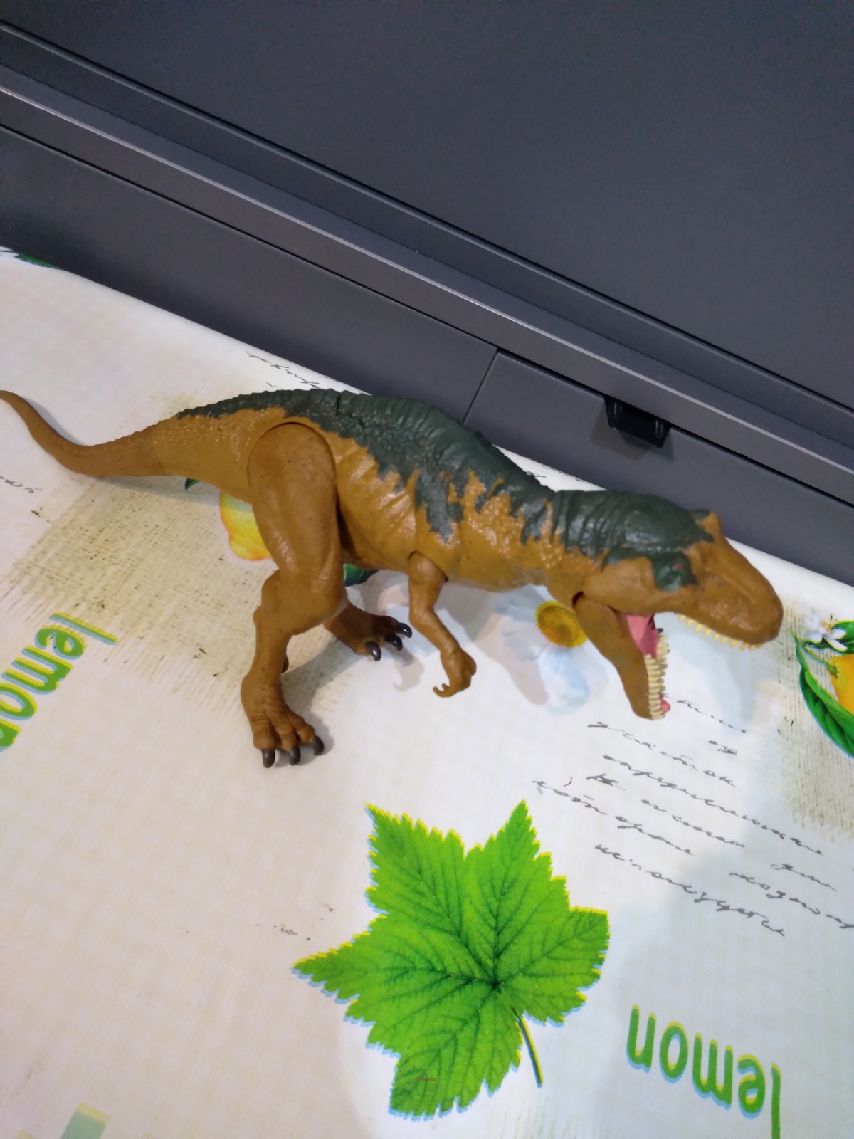 Funzionante Jurassic Park World Park Roarivores METRIACANTHOSAURUS Mattel 2017