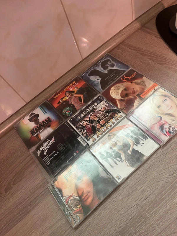CDs verschiedener Kategorien
