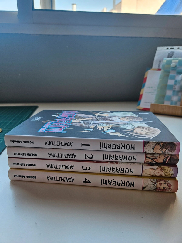 Noragami Adachitoka, Tomo del 1 al 4.
