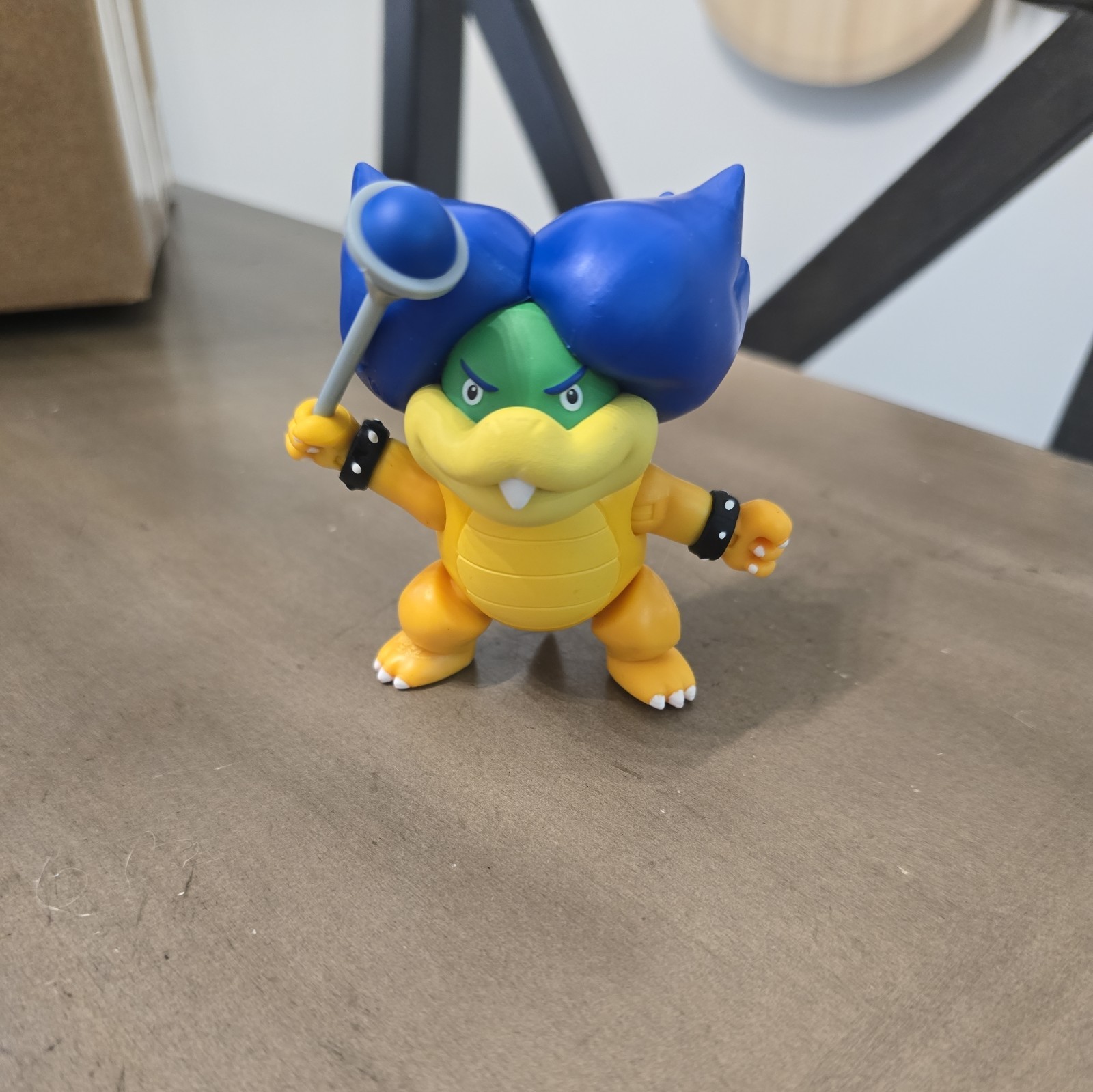 Nintendo Larry Koopa Action Figure con Bacchetta Super Mario Bros. 3,5"