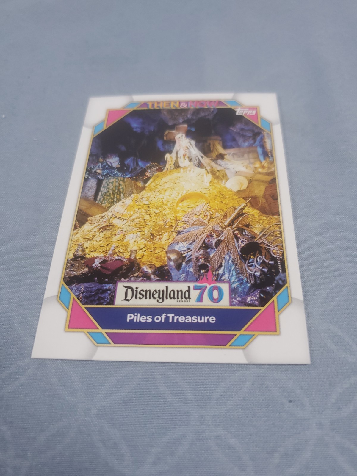 Topps Disneyland 70° Pile del Tesoro #73