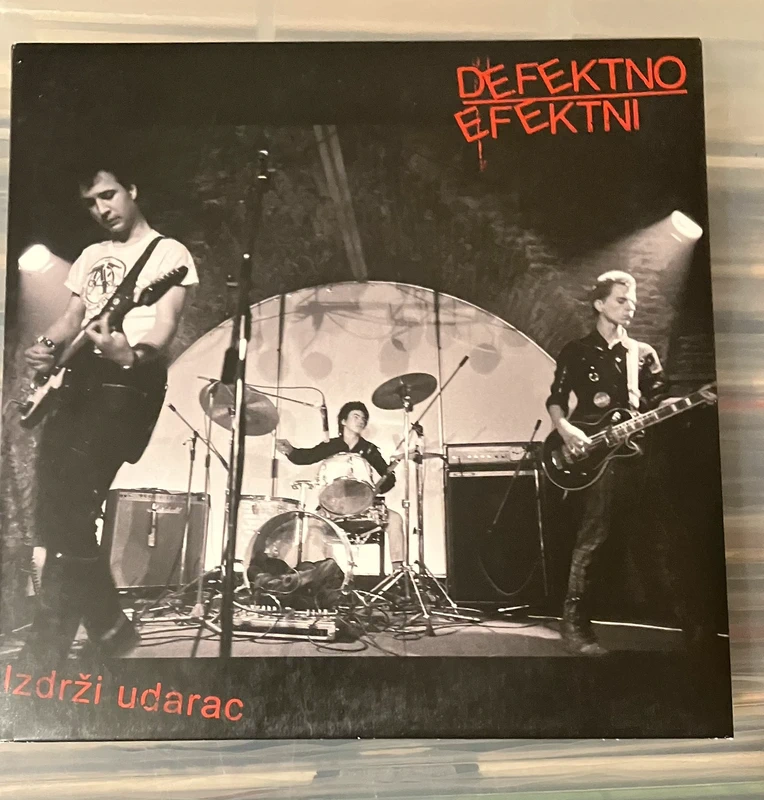 Defektno Efektni – Izdrži Udarac 7” EP