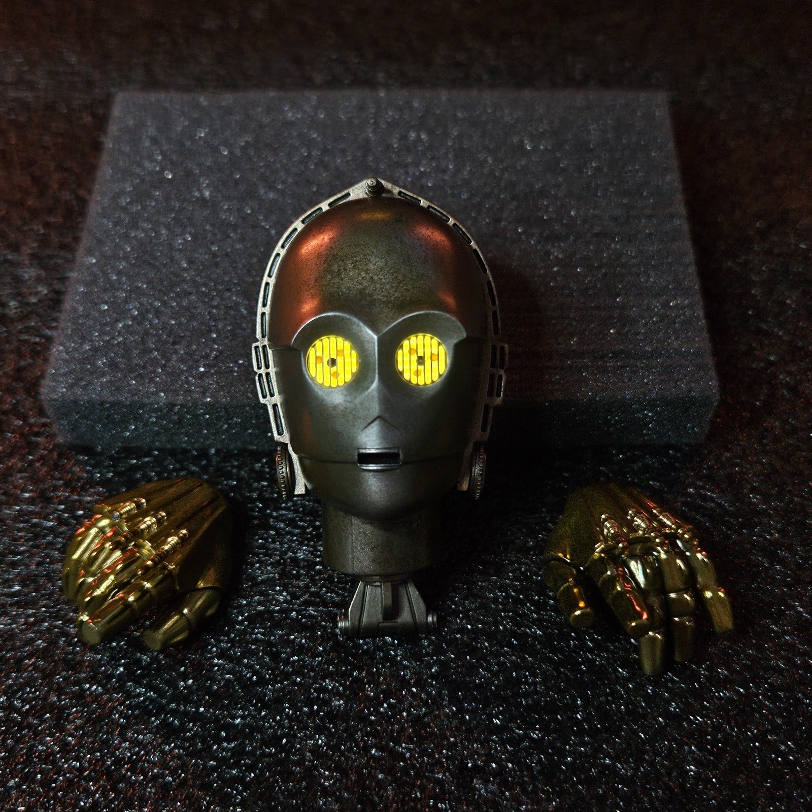 Hot Toys | Scultura testa scala 1/6 C-3PO + mani dorate occhi che illuminano | Star Wars HT