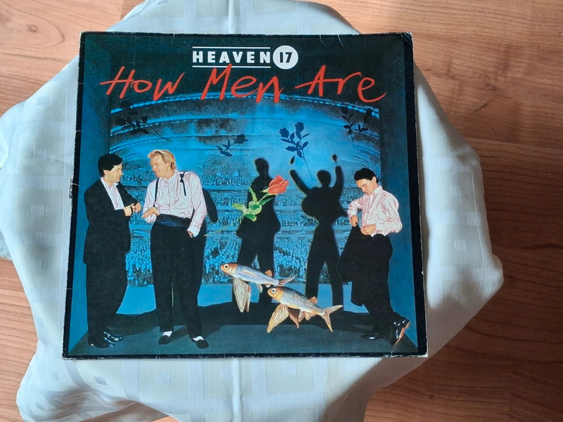 disque vinyle 33T LP de Heaven 17 "How men are" en tres bon etat