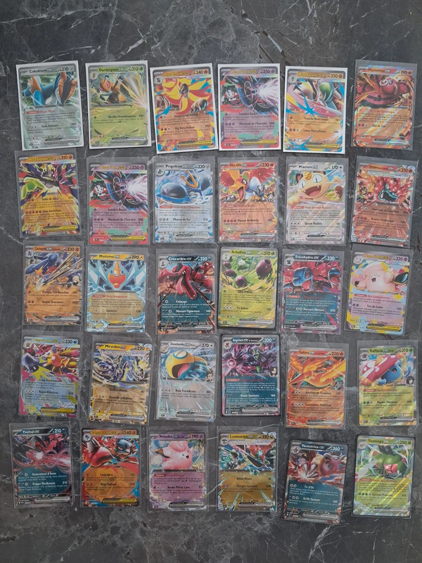 Lot de 30 cartes pokemon