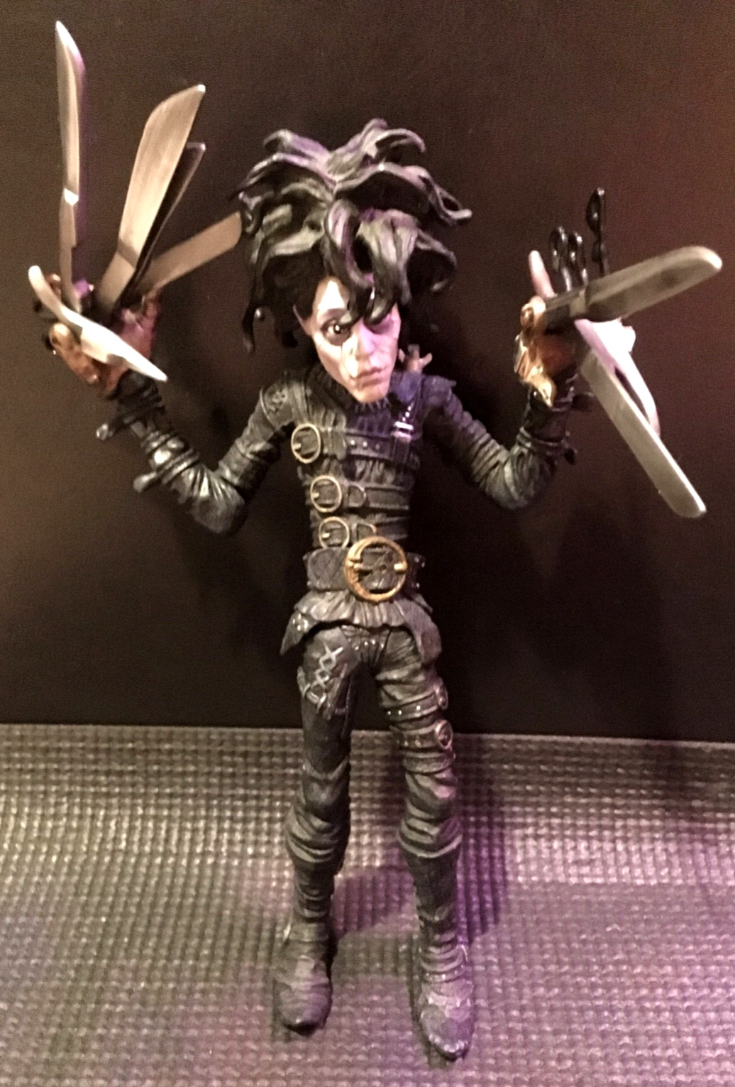 Mezco Edward Mani di Forbice Hot Topic Esclusiva Figura Sciolta