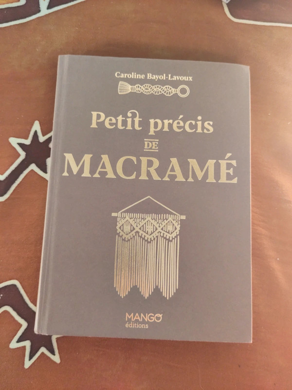 Livre sur le macramé