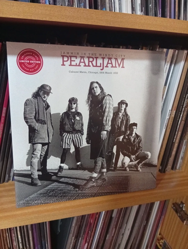 Pearl Jam - Jammin in the wind city