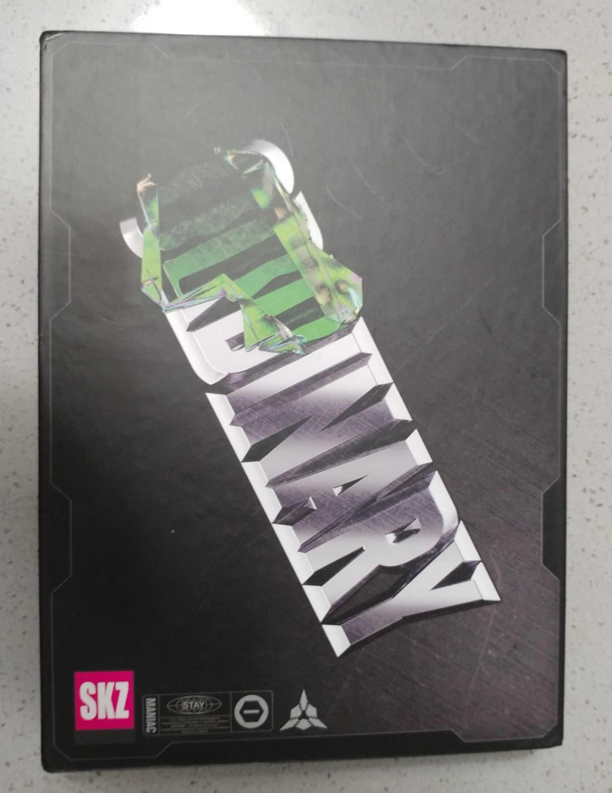 STRAY KIDS ORDINARY Black Version CD + Photobook + Poster CD Music K-Pop