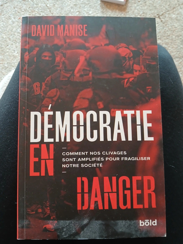 Livre Démocratie en Danger