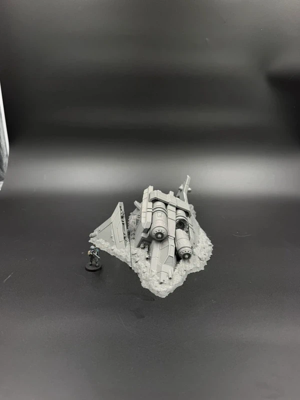 Sci fi Warhammer 40k ruined ship Wargaming
