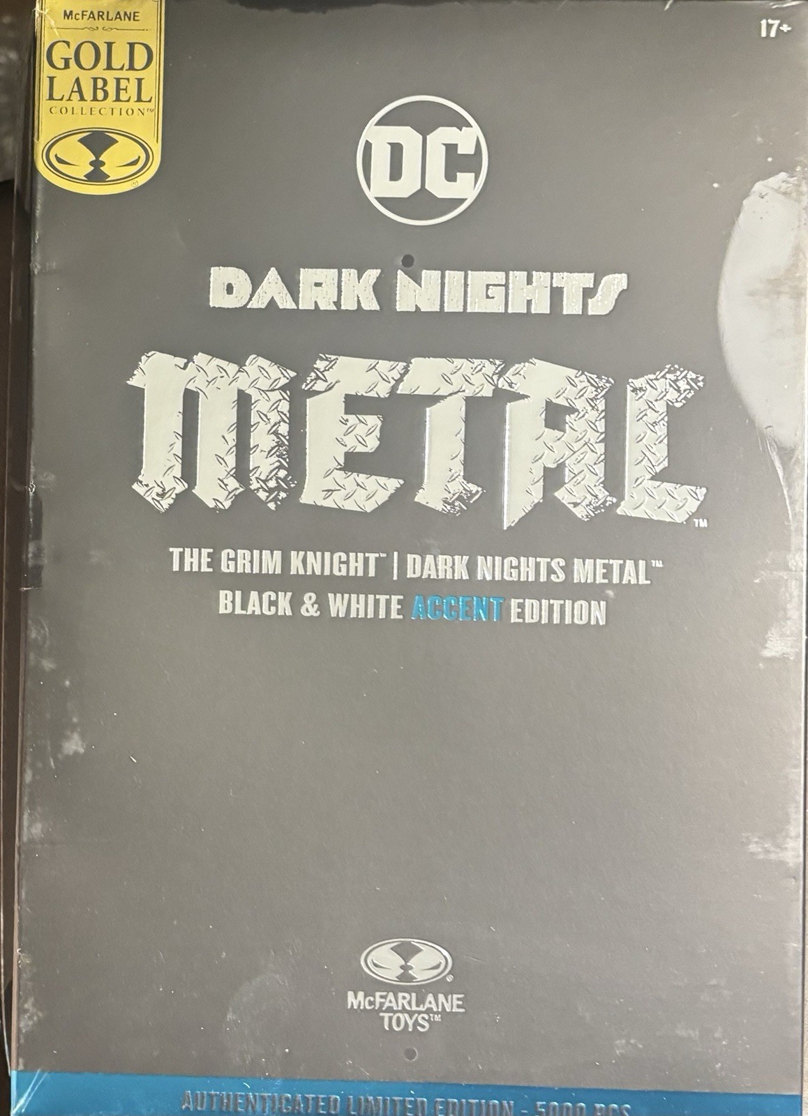 THE GRIM KNIGHT McFarlane Multiverse DC Dark Nights metallo: accento bianco e nero