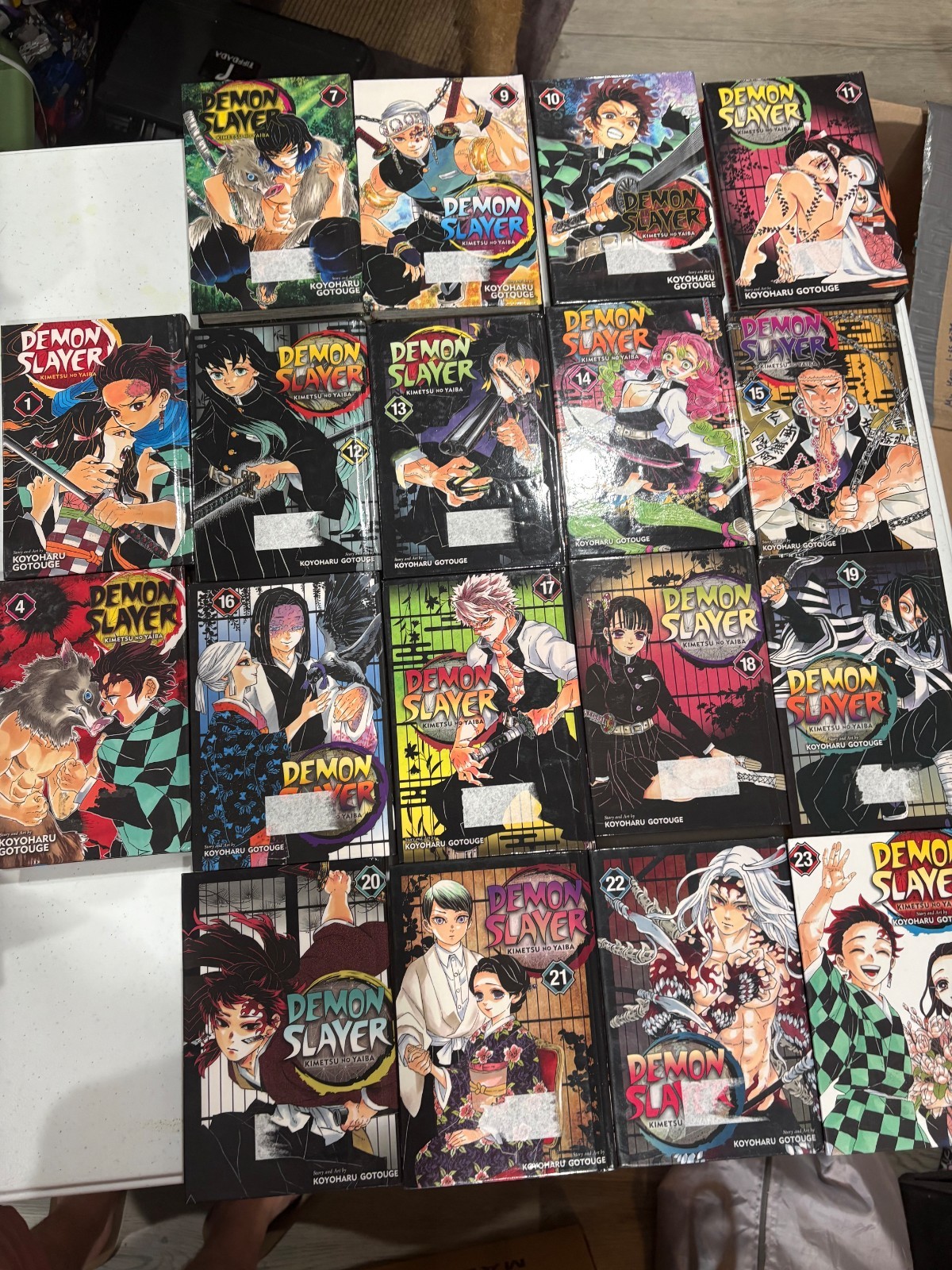 Lotto manga Demon Slayer vols 1, 4, 7, 9-23 usati
