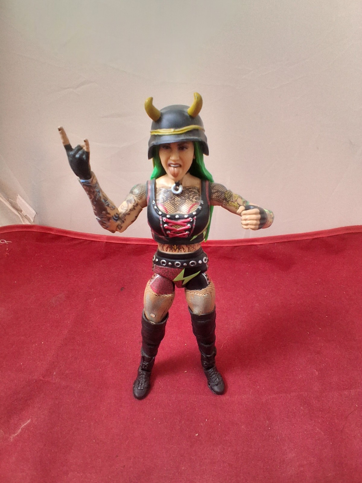 WWE Mattel Elite Shotzi Blackheart 6" Wrestling Action figure TNA GCW