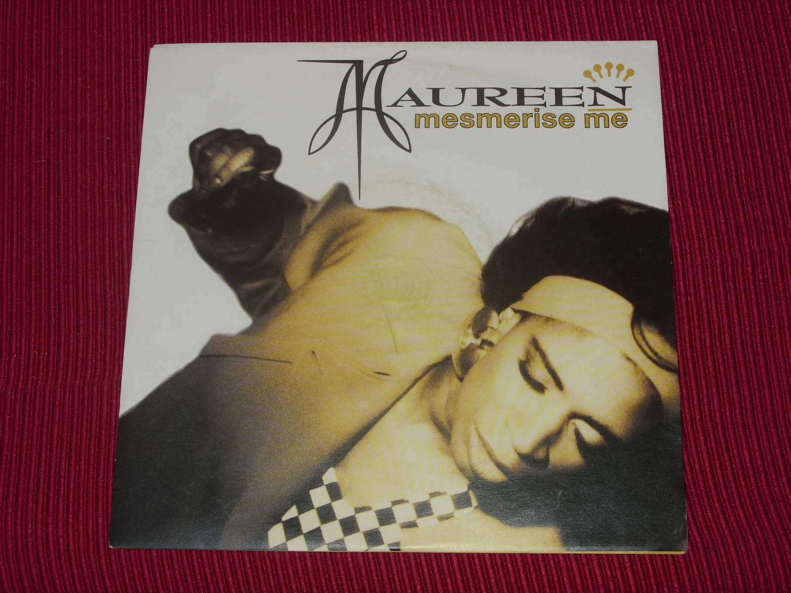 Maureen:  Mesmerise Me   7"  NM Ex shop stock