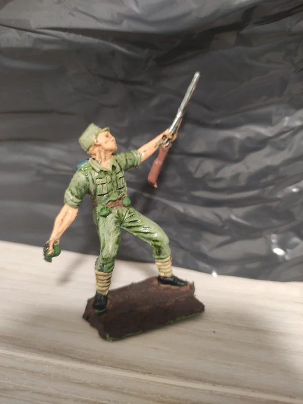 Soldado de goma Japonés en combate - Pech Hermanos (Años 50/60)