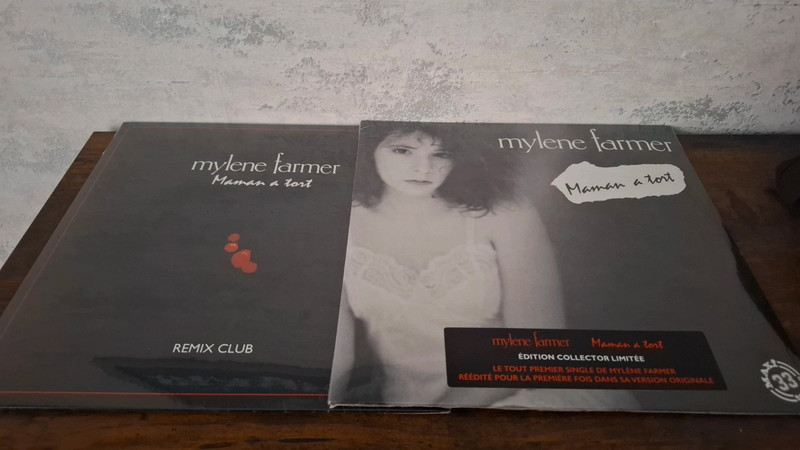 2 vinyles maxi 33 tours Mylene Farmer 2026 Édition limitée rouge splatter Maman a tort