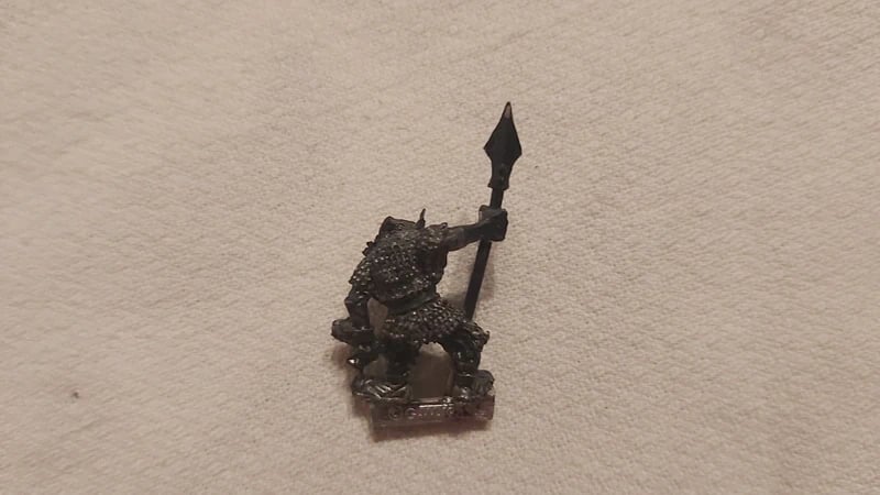 Orco con lanza warhammer fantasy plomo