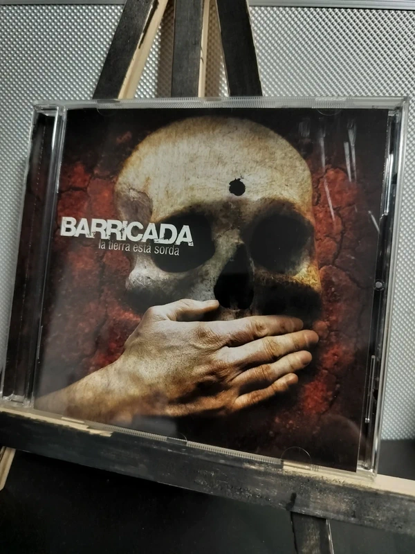 Barricade - La Tierra esta Sorda