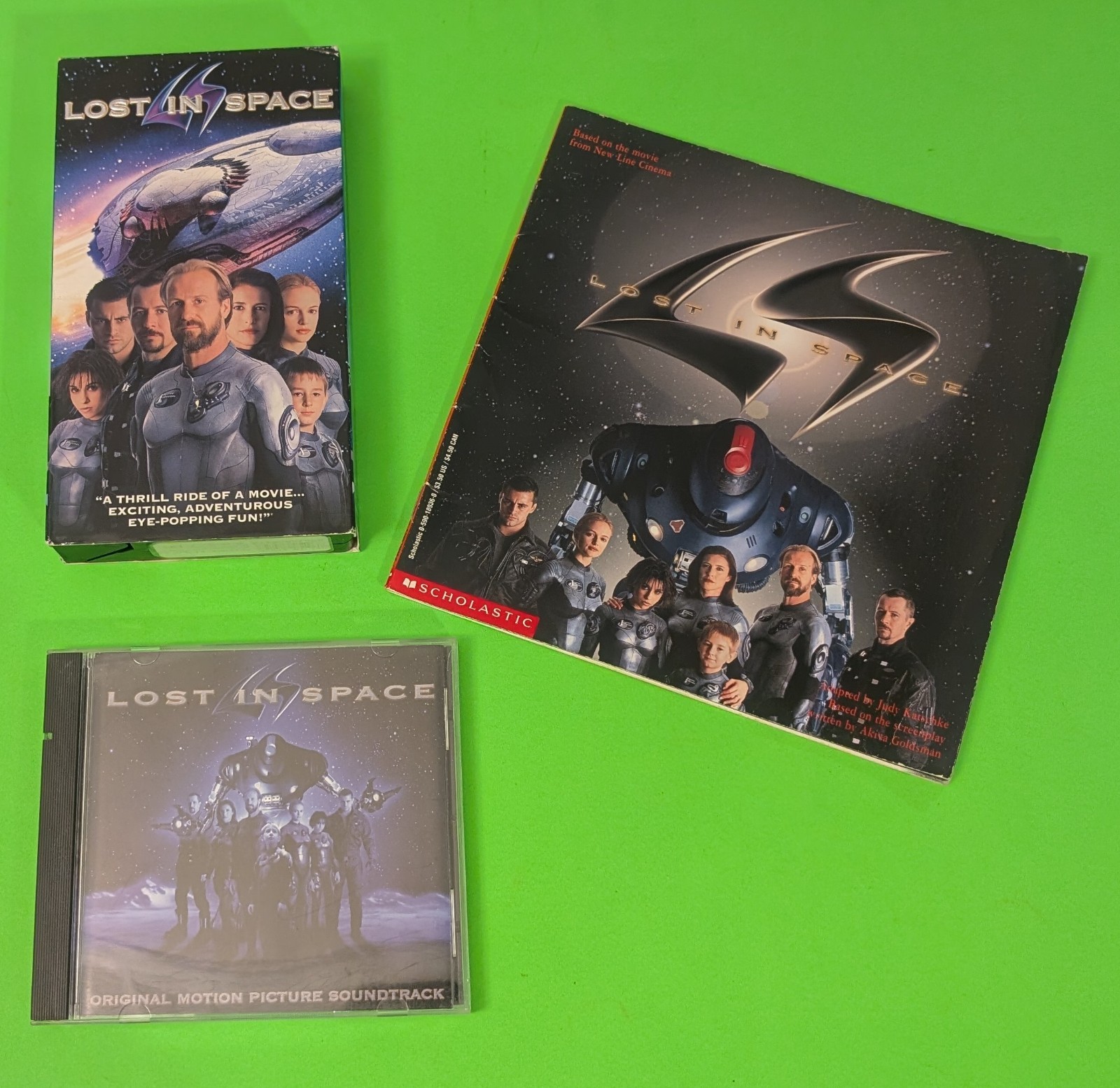 Lost In Space (1998) VHS, CD & Scholastic PB Book - 90s Sci-Fi Fantasy Fan Pack!