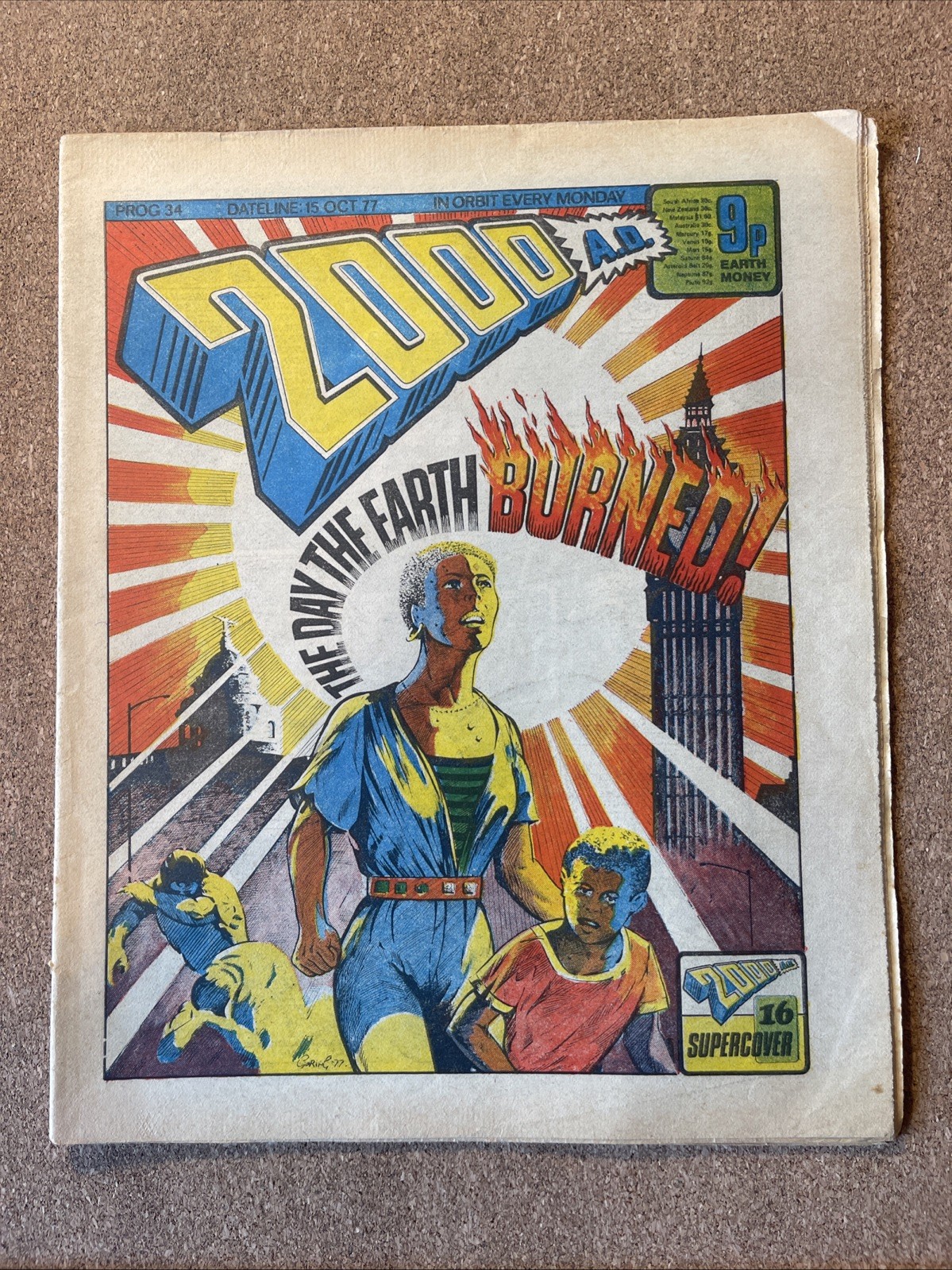 2000AD #34 Good Cond. 1977 Judge Dredd, Shako, Dan Dare, Mach 1