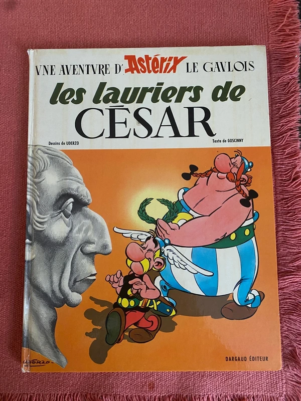 Astérix et les lauriers de César
