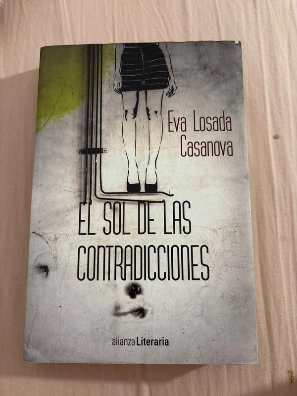 Libro “El sol de las contradicciones.” De Eva Losada Casanova