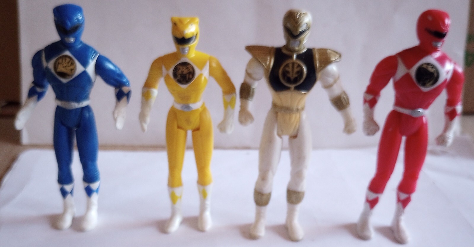 Lotto action figure Saban Mighty Morphin Power Rangers 4" bianco giallo rosso blu