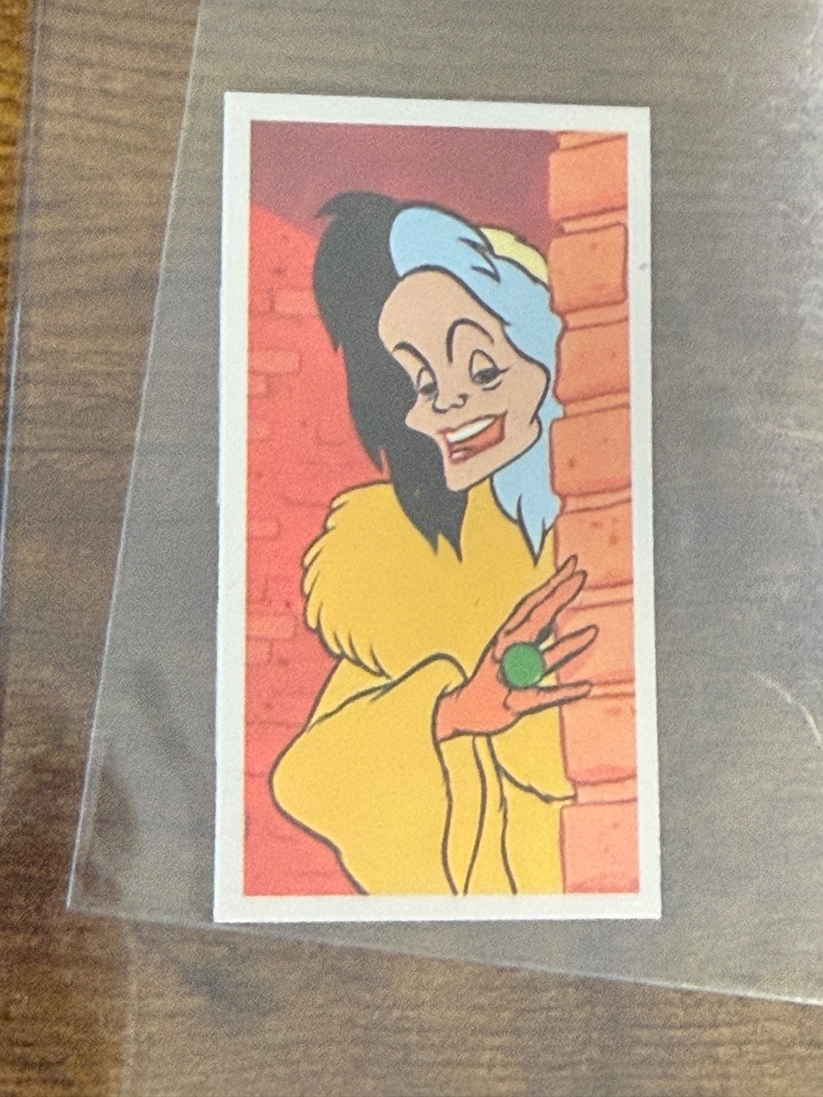 1989  Cruella De Vil MAGICAL WORLD OF DISNEY UK RARE BROOKE BOND FOODS #19 of 25
