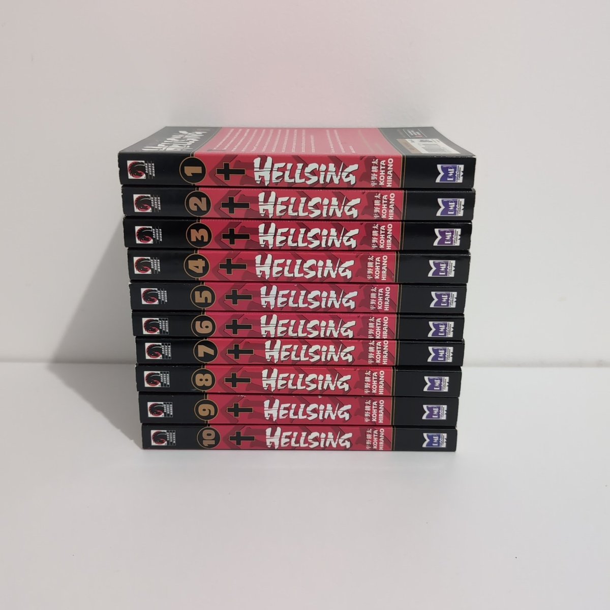 Hellsing Volume 1 to 10 English