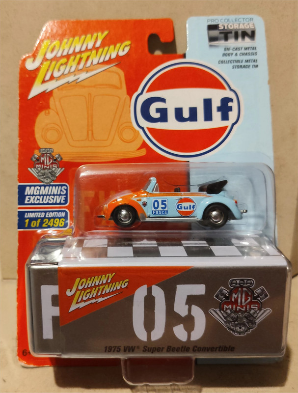 Johnny Lightning - 1975 Volkswagen Super Beetle Convertible - Gulf - Mgminis Exclusive