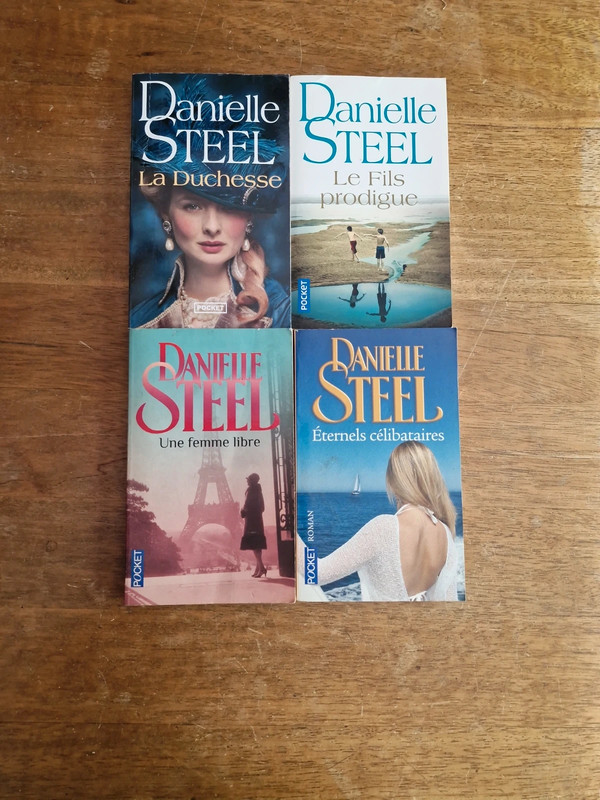 Lot Danielle Steel