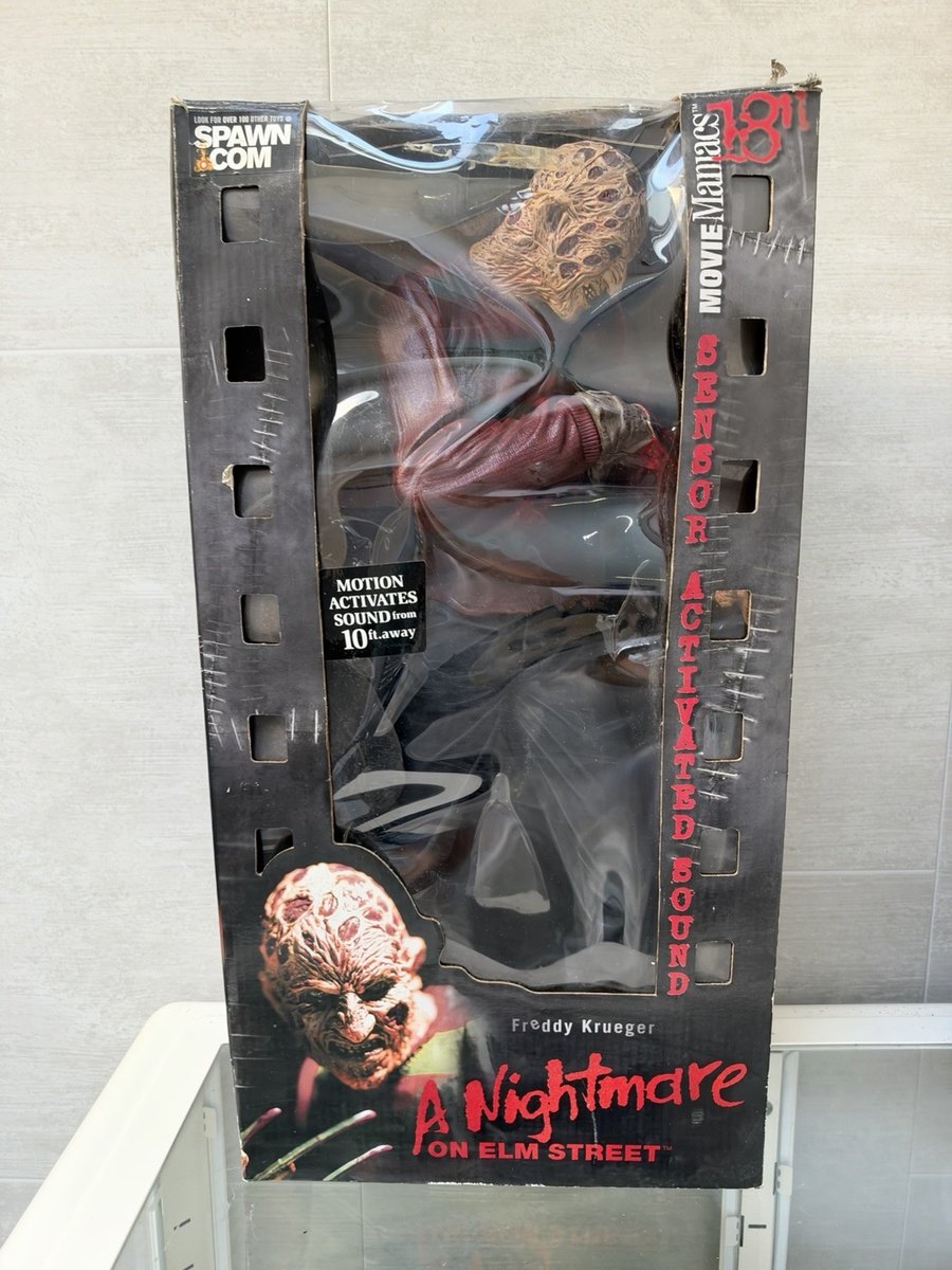 Modellino McFarlane Movie Maniacs Freddy Krueger 18" nuovo imballato suono funzionante