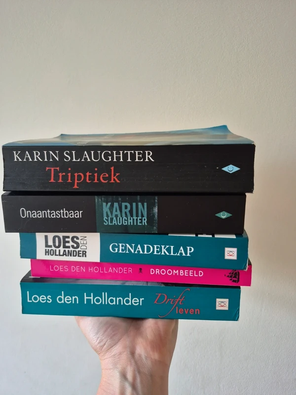 5x leesboek - Thriller o.a Loes den Hollander en Karin Slaughter