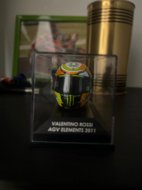 casco valentino rossi 2011