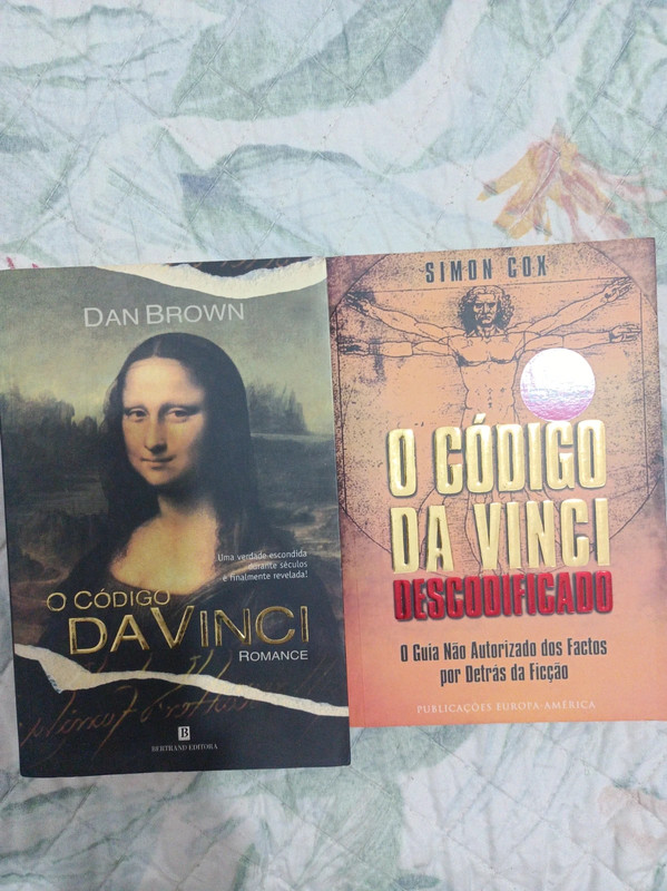Dois livros O Código da Vinci e o Código da Vinci Descodidicado