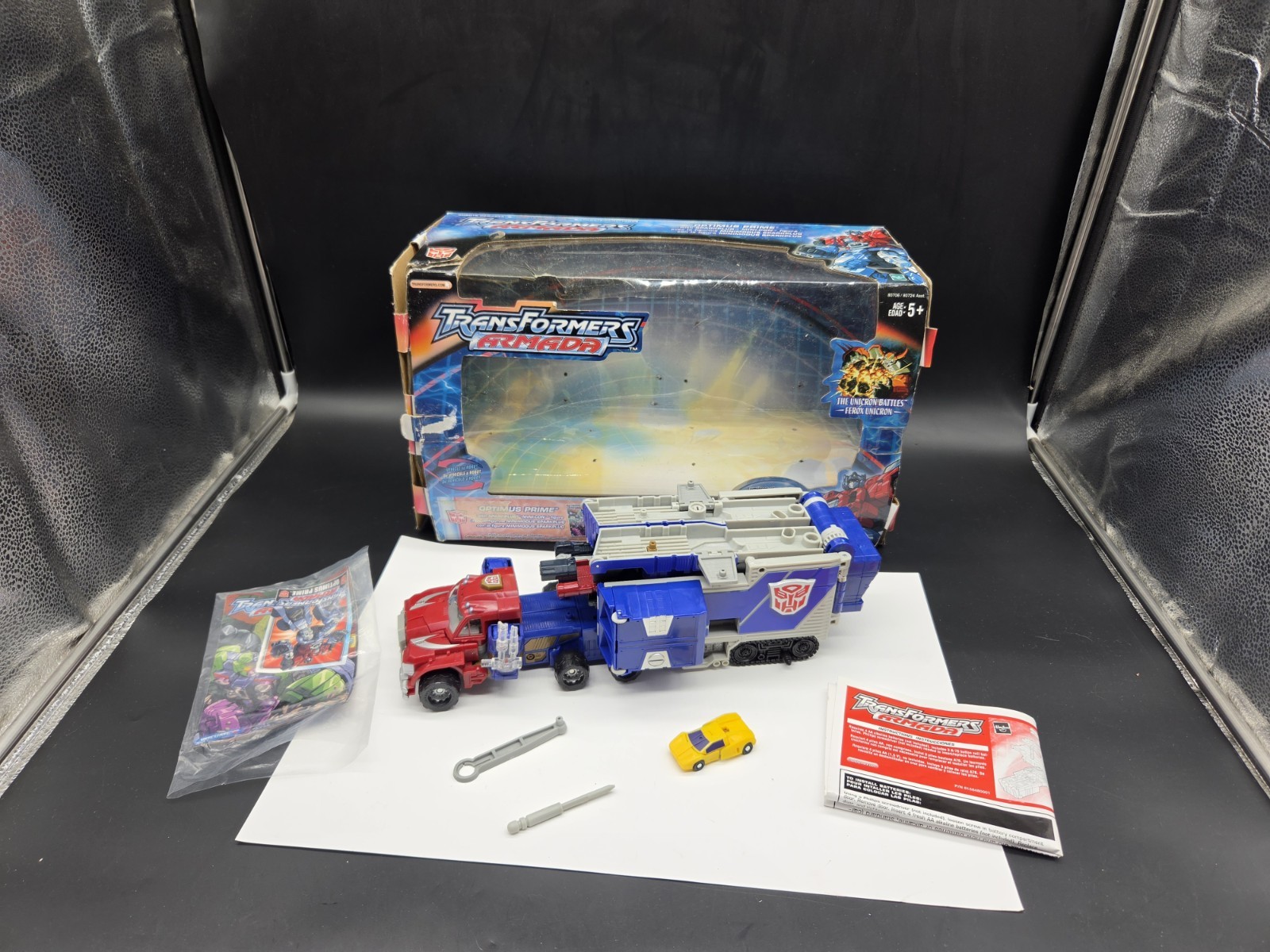 Transformers 2002 Armada OPTIMUS PRIME with Sparkplug Mini-Con And Box